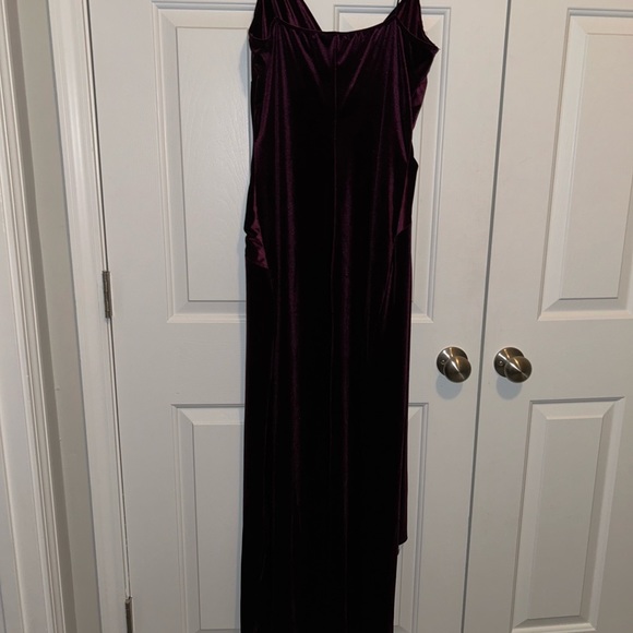Velvet Gown - Picture 9 of 9